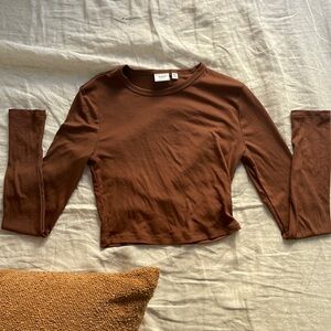 aritzia crop top